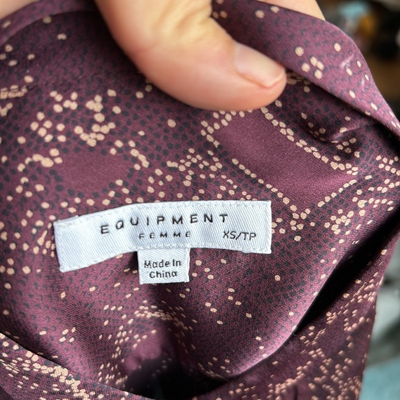 Like new Equipment Helaine python print collarless shirt Prune size XS - Picture 13 of 13